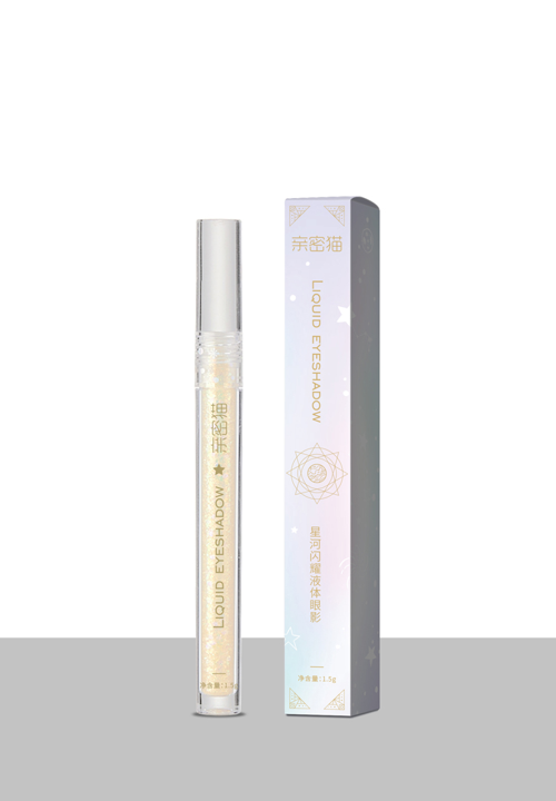 The stars shine with a liquid eye shadow